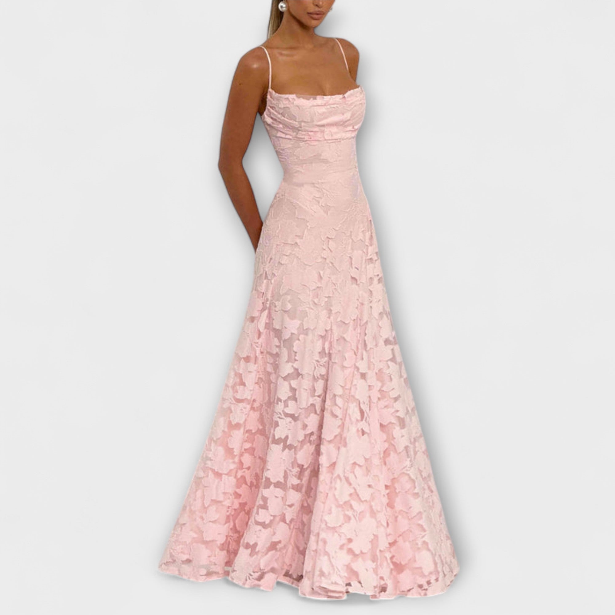 Kairi - Stylish Floral Lace Maxi Dress with Spaghetti Straps