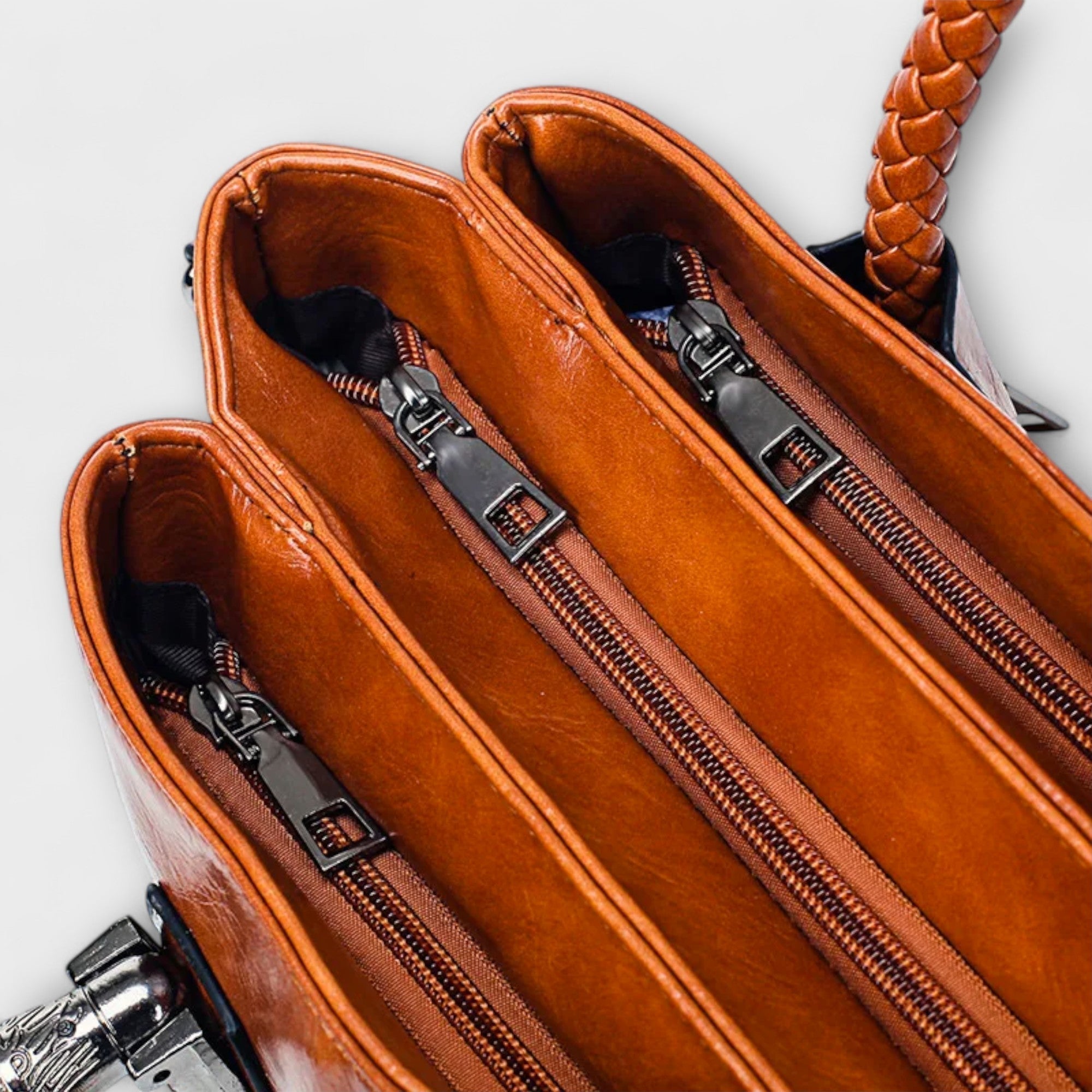 Zoey - Elegant Travel Bag