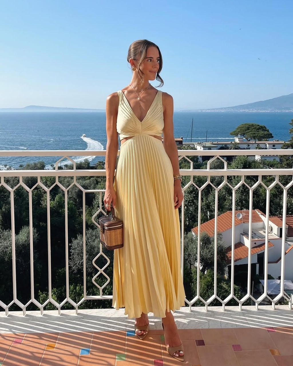 Lina – Romantic Ruffle Dress