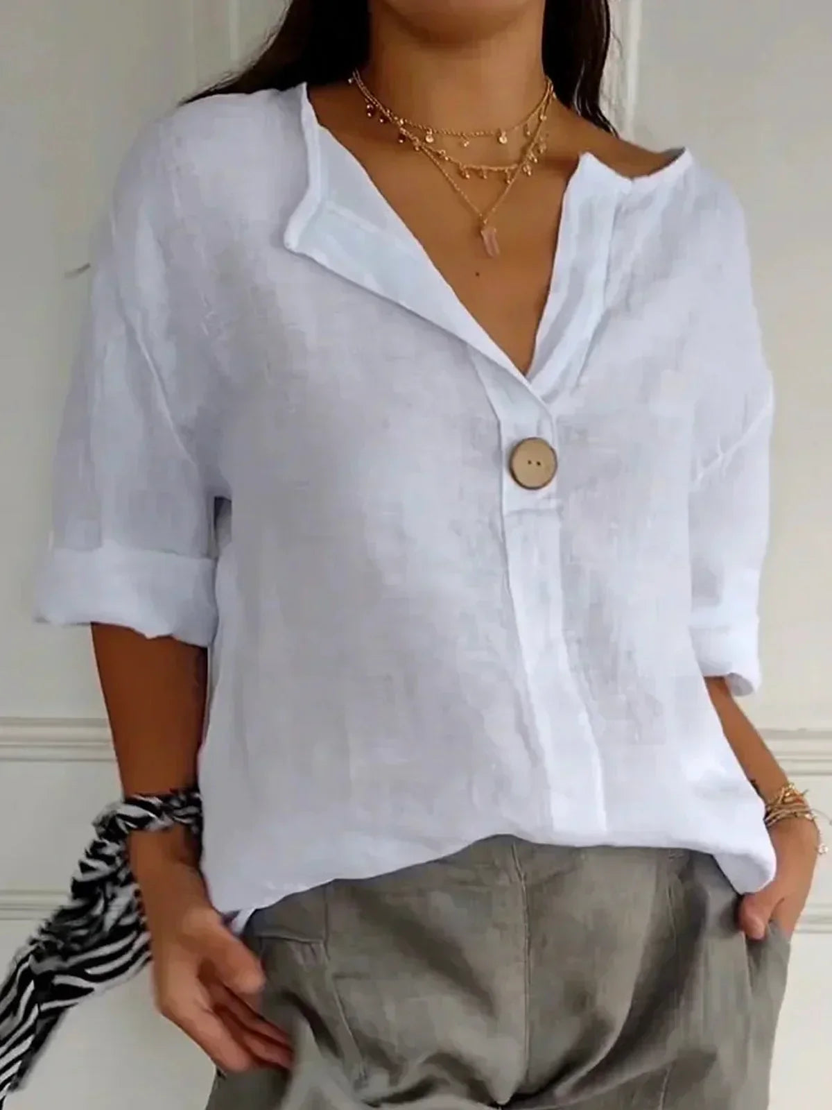 Luna - Casual V-Neck Blouse